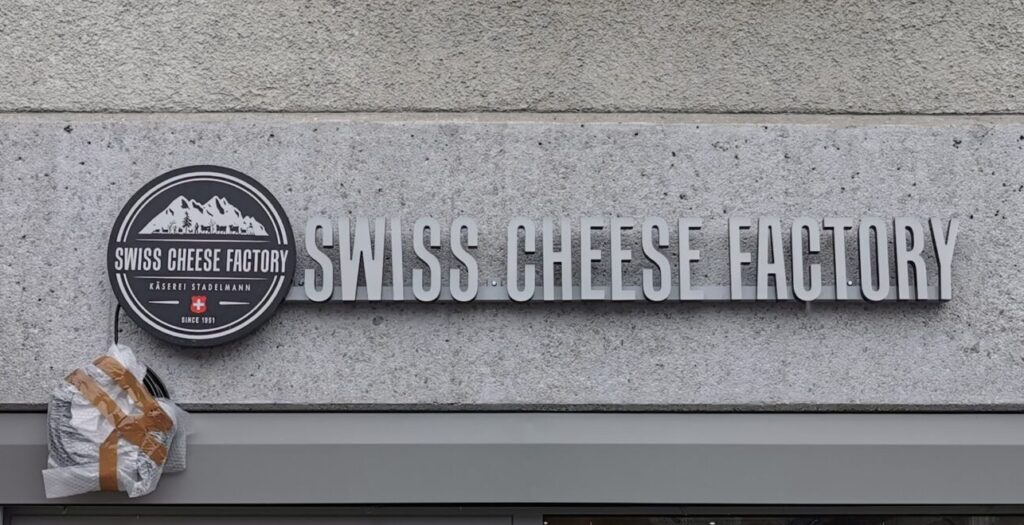 Projekt Leuchtreklame Swiss Cheese
